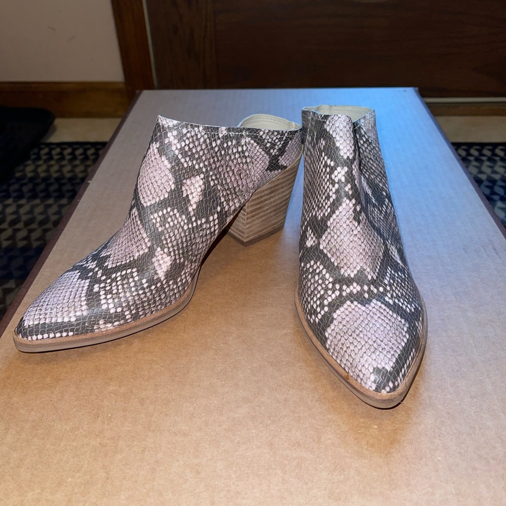 Women’s Dolce Vita Heeled Boot Size 6.5